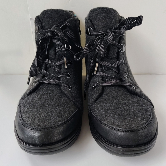 BEEZEES Brooklyn Boots 10 Black-Rain Chelsea Ankle NIB - Picture 3 of 10